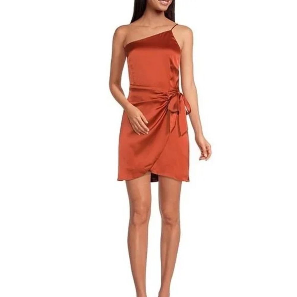 NEW Gianni Bini Satin One Shoulder Tie Waist Mini Wrap Dress Women’s Size M 10